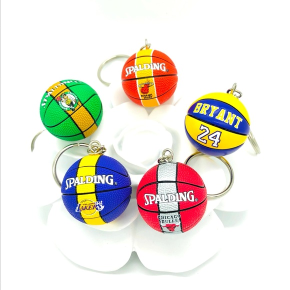 NBA Chicago Bulls Mini Spalding Basketball Keychain - Picture 3 of 13